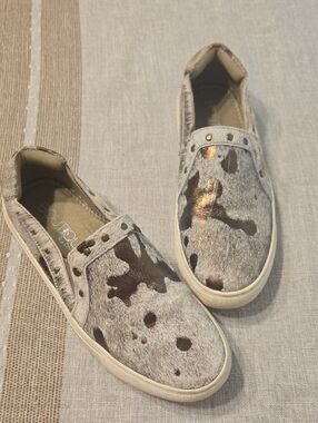 Boutique by Corkys Pine Top Size 7 Hair On Leather Slip On Shoes Sneakers Bronze